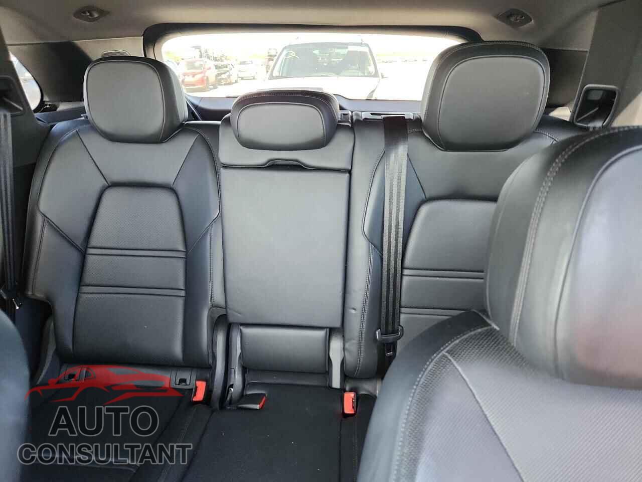 PORSCHE CAYENNE 2019 - WP1AA2AY1KDA08944