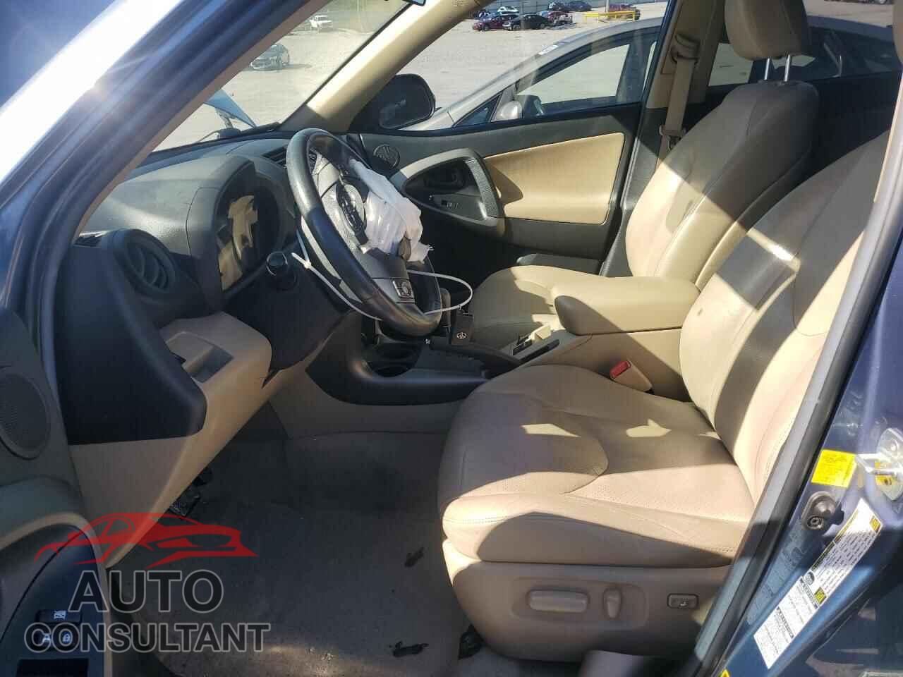 TOYOTA RAV4 2011 - 2T3DF4DV7BW150294