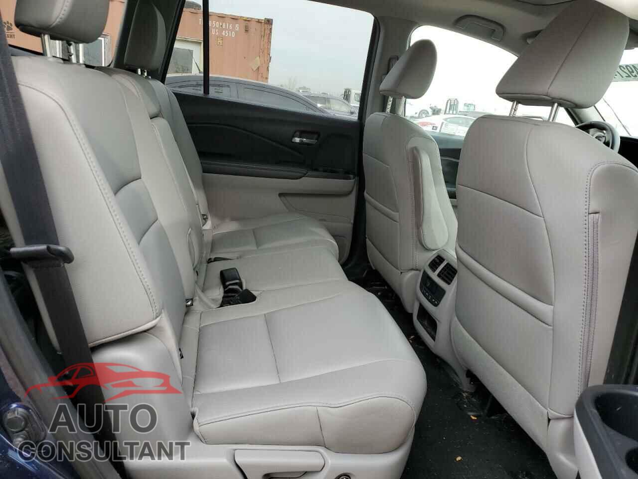HONDA PILOT 2017 - 5FNYF6H59HB016456