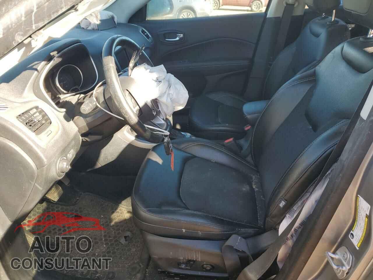JEEP COMPASS 2018 - 3C4NJDBB5JT185921