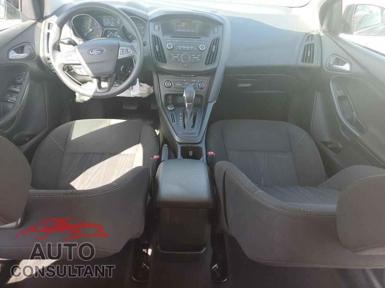 FORD FOCUS 2017 - 1FADP3F26HL203143