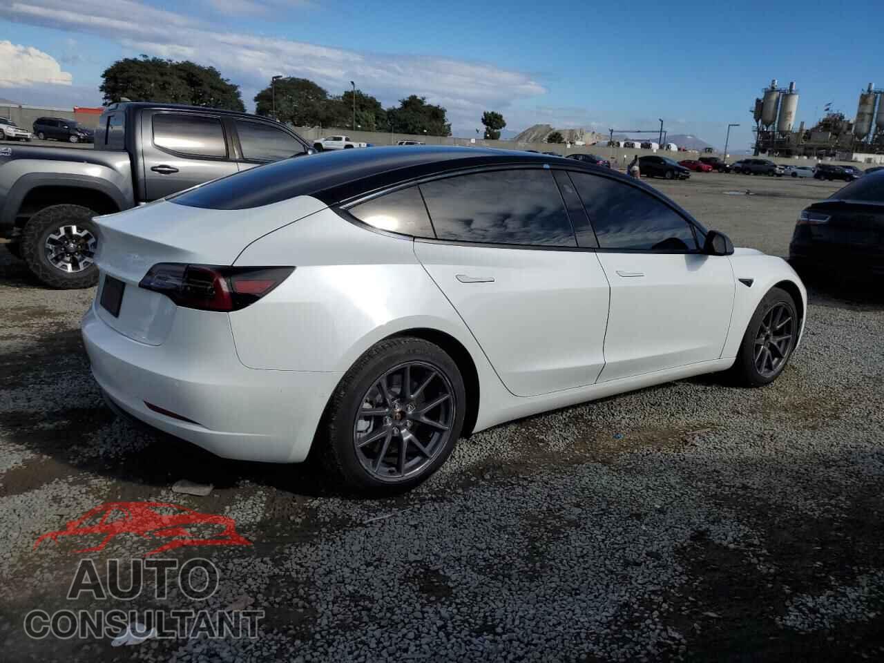 TESLA MODEL 3 2022 - 5YJ3E1EA8NF242176