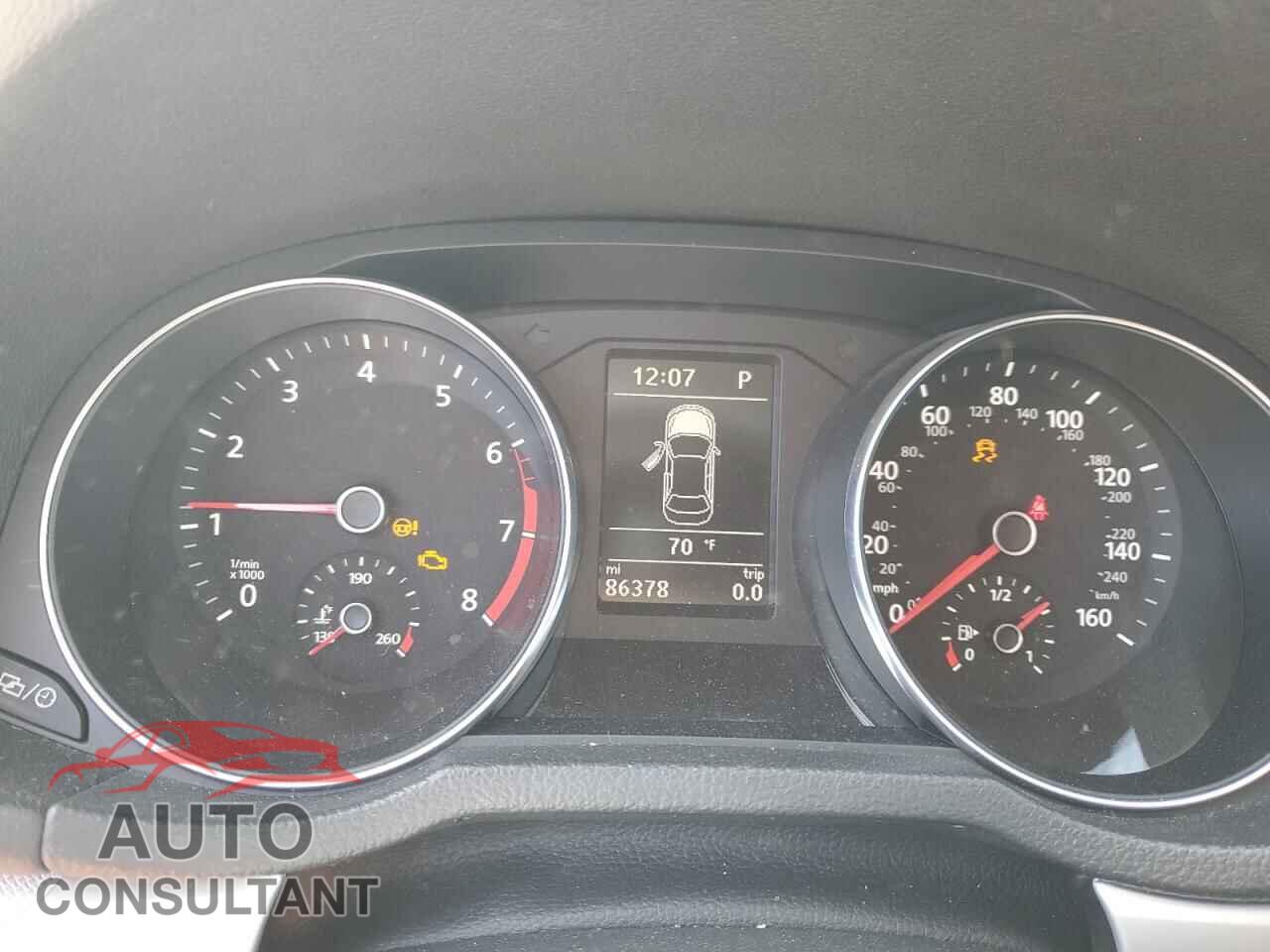 VOLKSWAGEN PASSAT 2018 - 1VWAA7A39JC015659