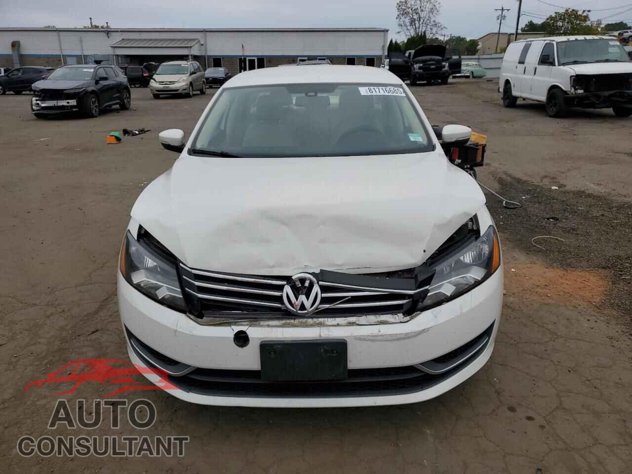 VOLKSWAGEN PASSAT 2013 - 1VWAP7A33DC148632