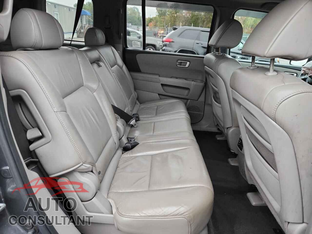 HONDA PILOT 2011 - 5FNYF4H69BB076774