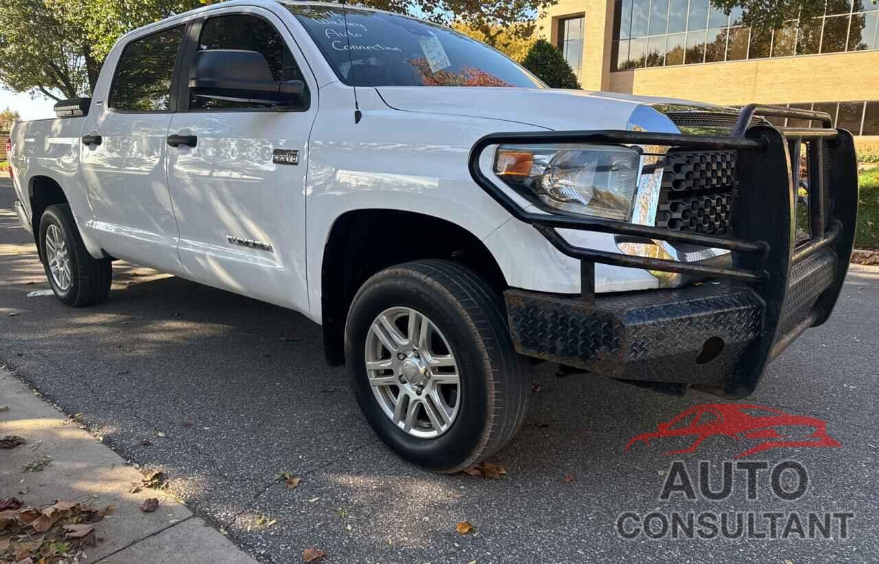 TOYOTA TUNDRA 2019 - 5TFDW5F15KX793884