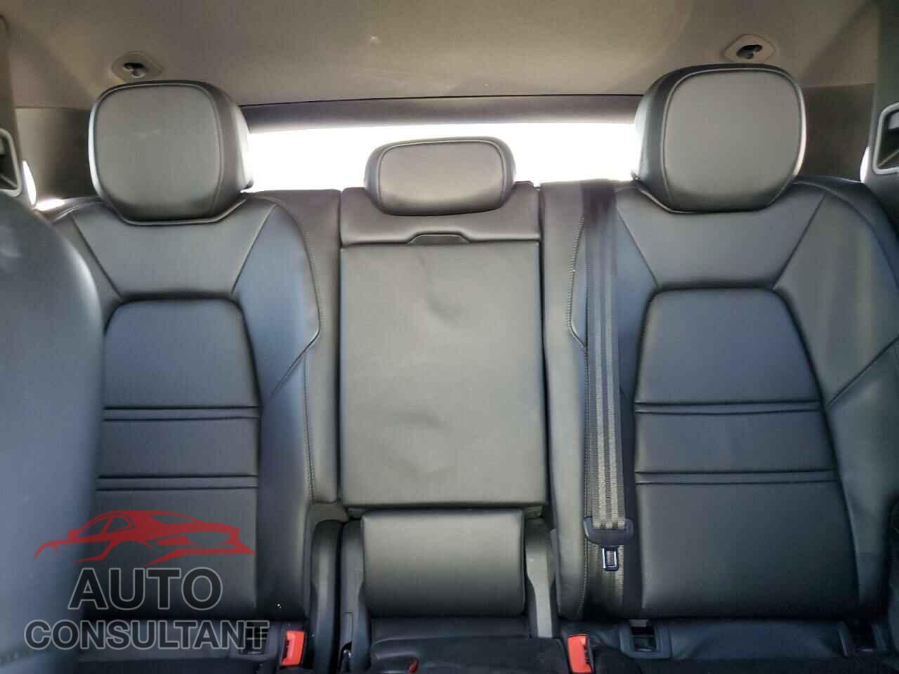 PORSCHE CAYENNE 2019 - WP1AA2AY6KDA00158