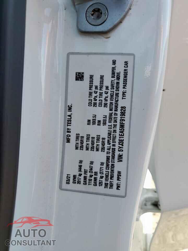 TESLA MODEL 3 2021 - 5YJ3E1EA5MF919828