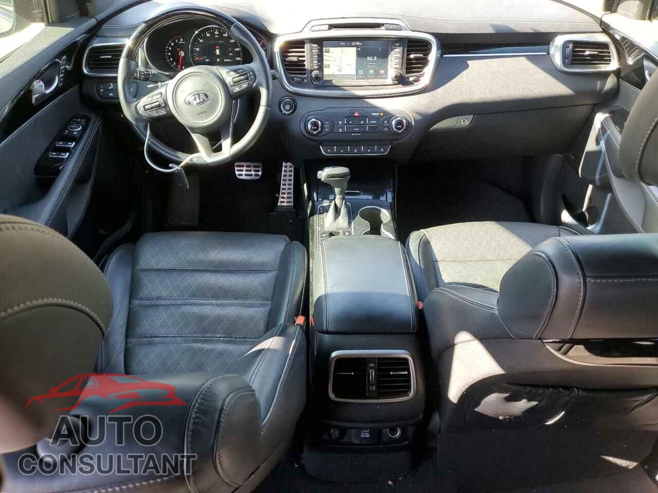 KIA SORENTO 2017 - 5XYPK4A53HG302561