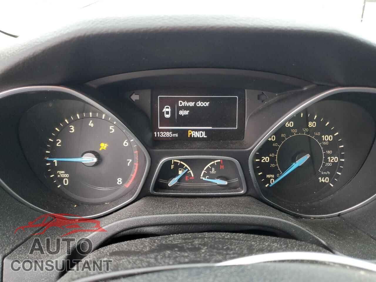 FORD FOCUS 2015 - 1FADP3E20FL264227