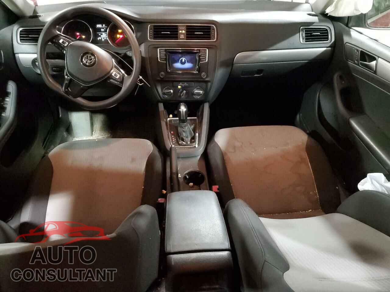 VOLKSWAGEN JETTA 2017 - 3VW2B7AJ0HM212471