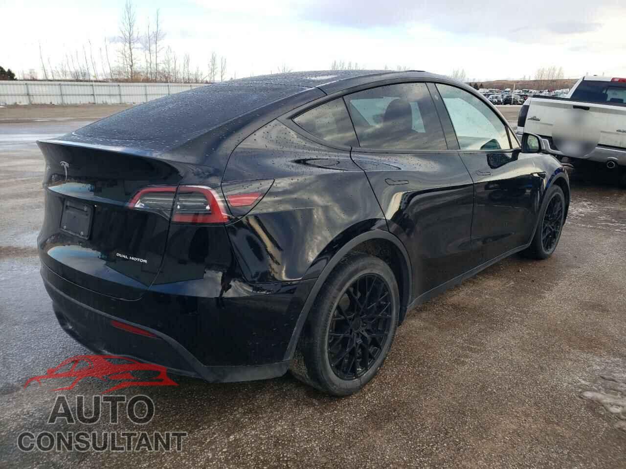 TESLA MODEL Y 2021 - 5YJYGDEE6MF184572