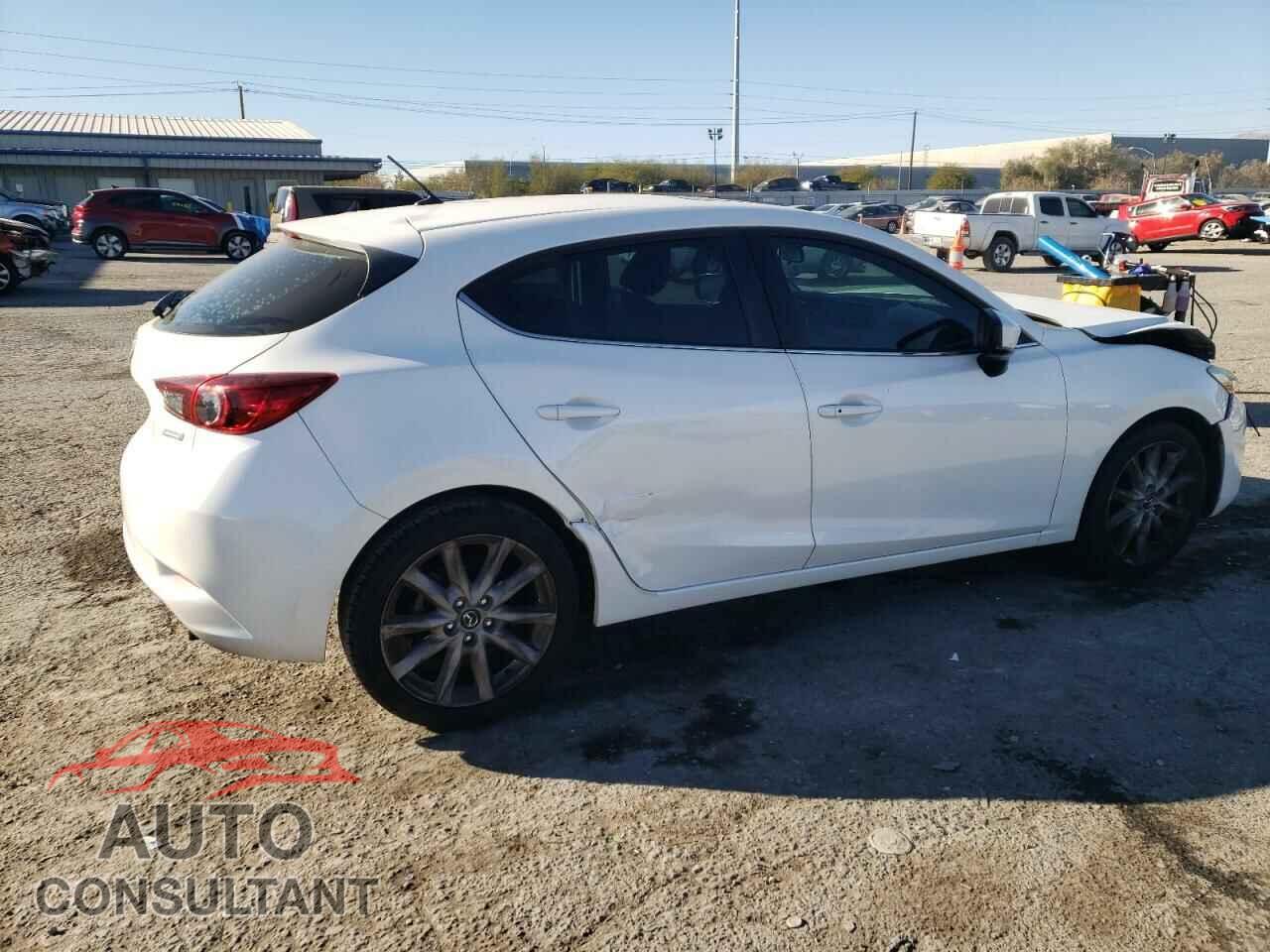 MAZDA 3 2017 - 3MZBN1L30HM136267