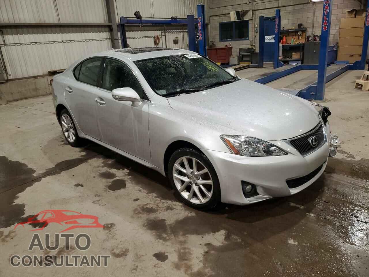 LEXUS IS 2011 - JTHCF5C25B5049334