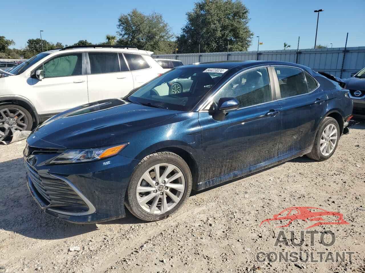 TOYOTA CAMRY 2021 - 4T1C11AK6MU451640