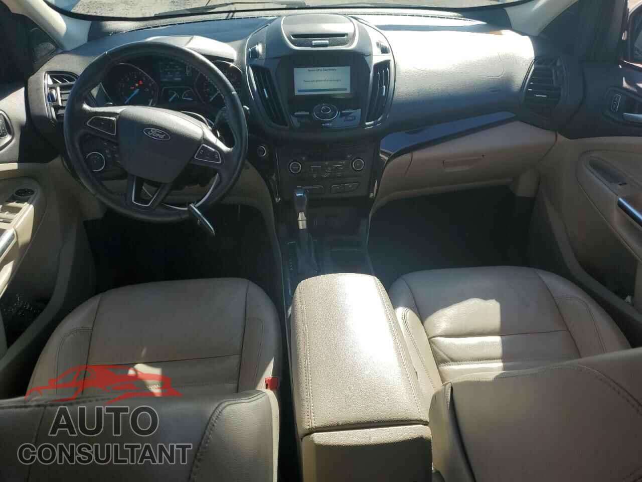 FORD ESCAPE 2017 - 1FMCU9JD2HUB33446