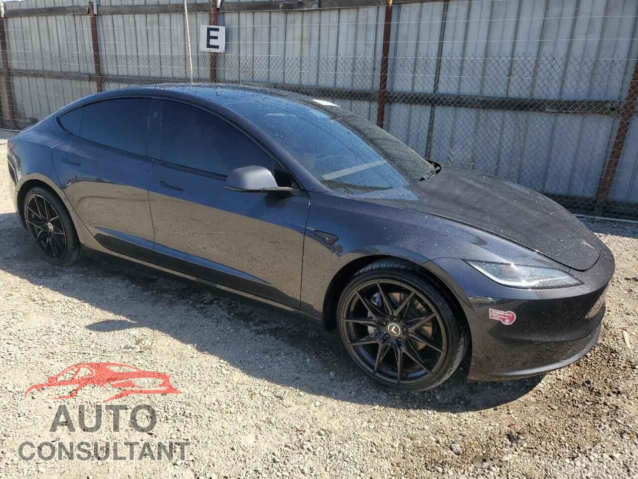 TESLA MODEL 3 2024 - 5YJ3E1EA6RF846606