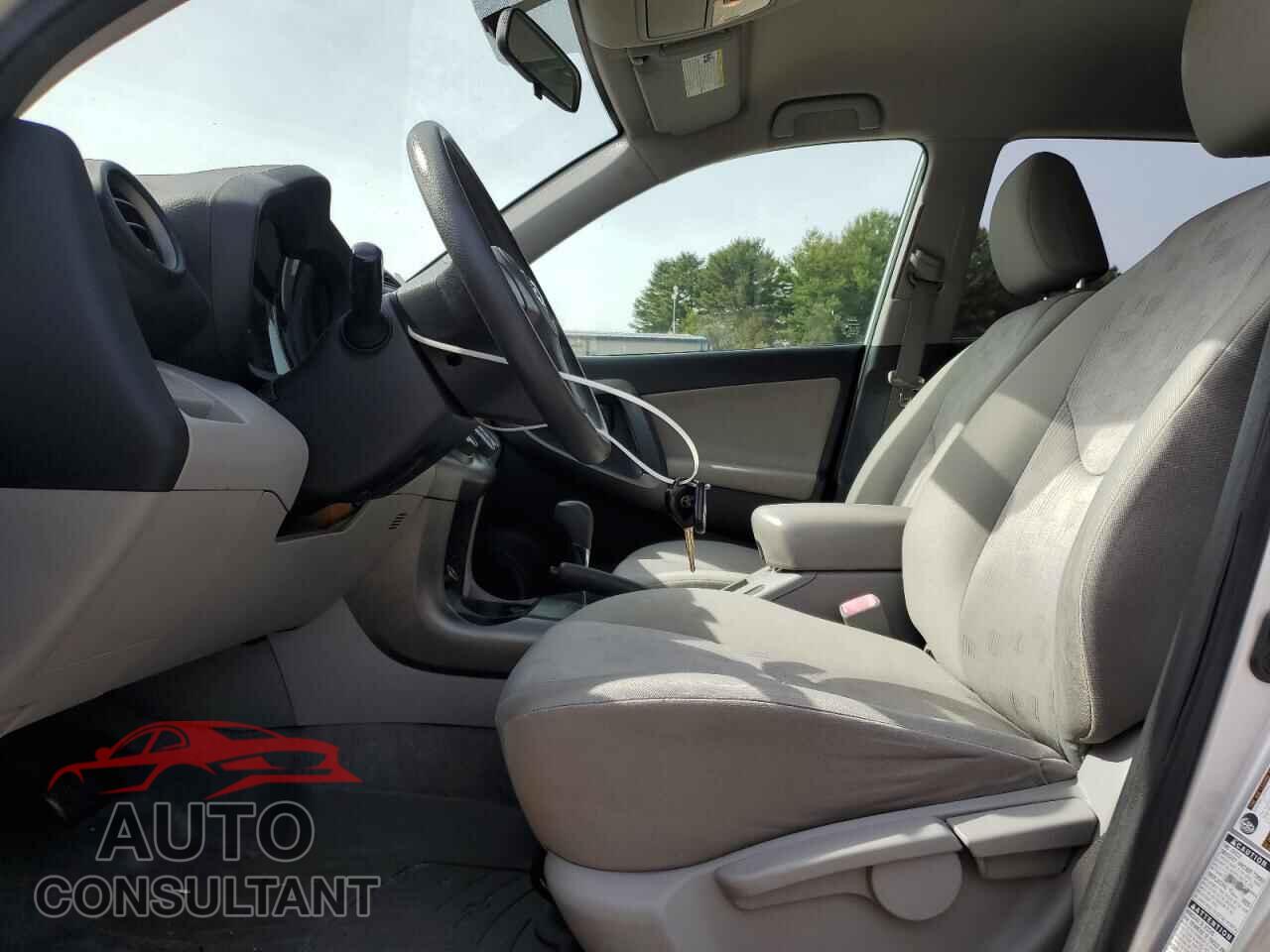 TOYOTA RAV4 2009 - JTMBF33V99D018888