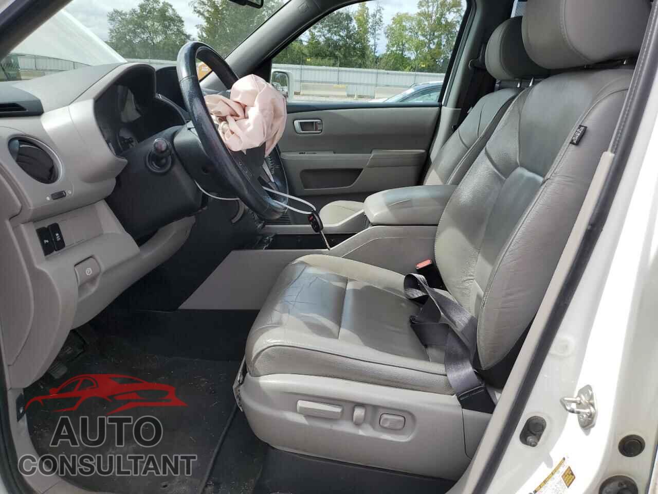 HONDA PILOT 2015 - 5FNYF3H96FB022052