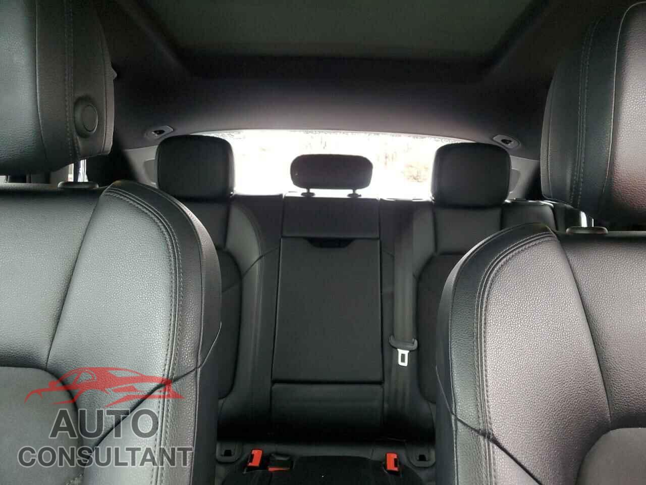 PORSCHE MACAN 2017 - WP1AA2A58HLB04834