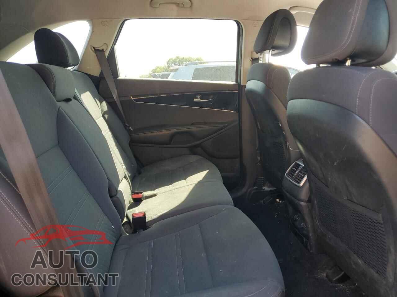 KIA SORENTO 2016 - 5XYPGDA58GG132116