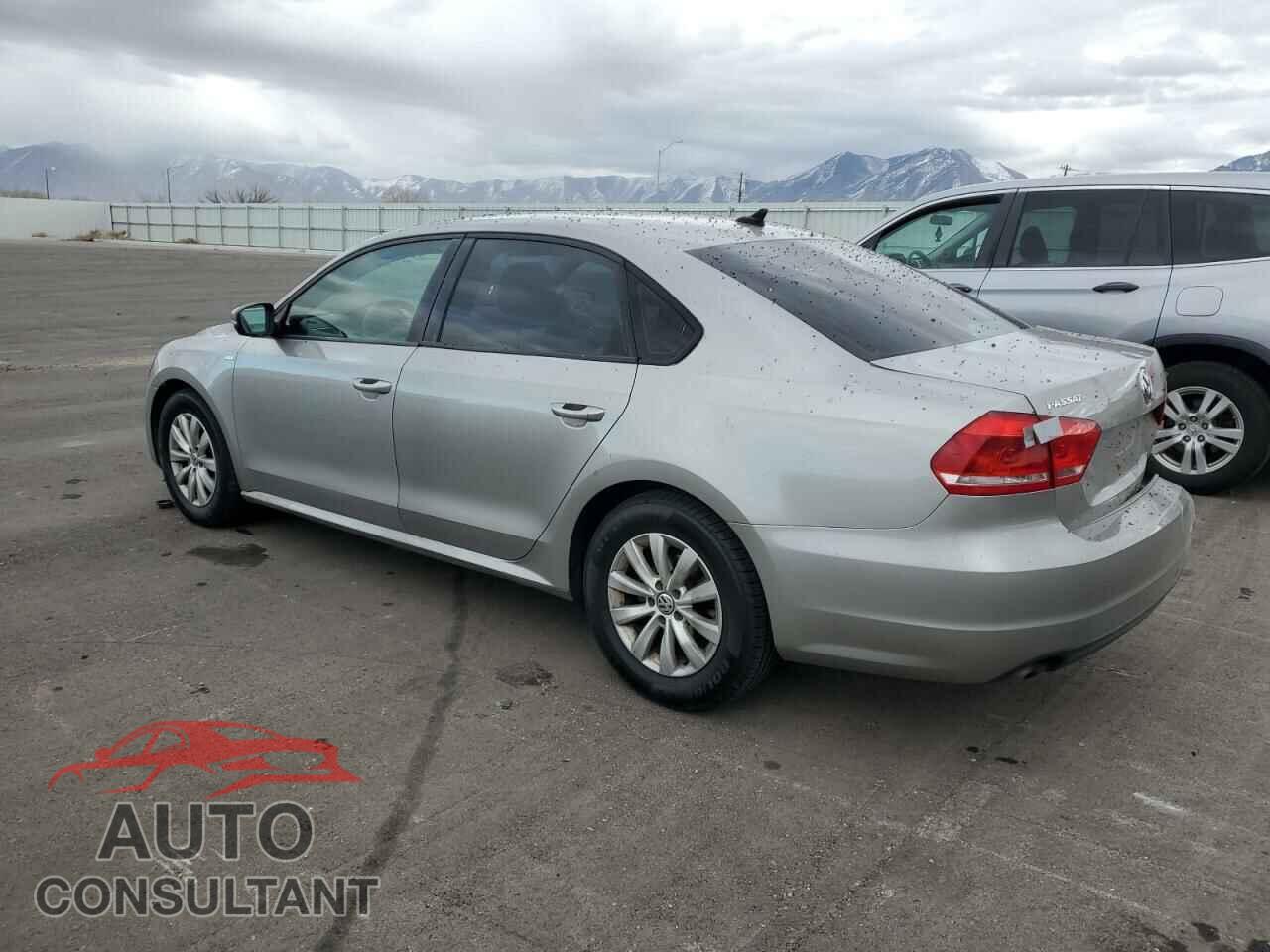 VOLKSWAGEN PASSAT 2013 - 1VWAH7A33DC146876