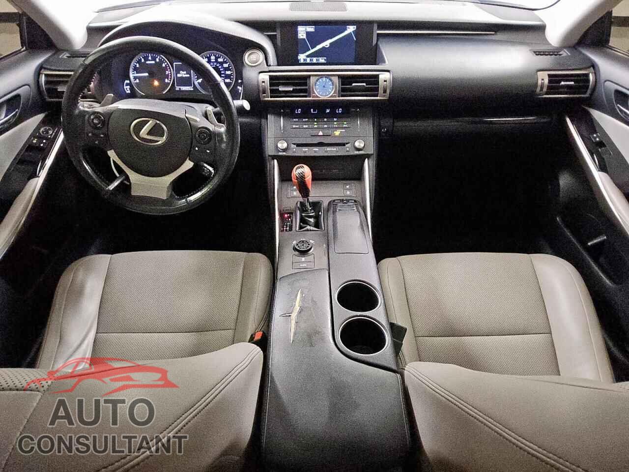 LEXUS IS 2015 - JTHCF1D24F5027273