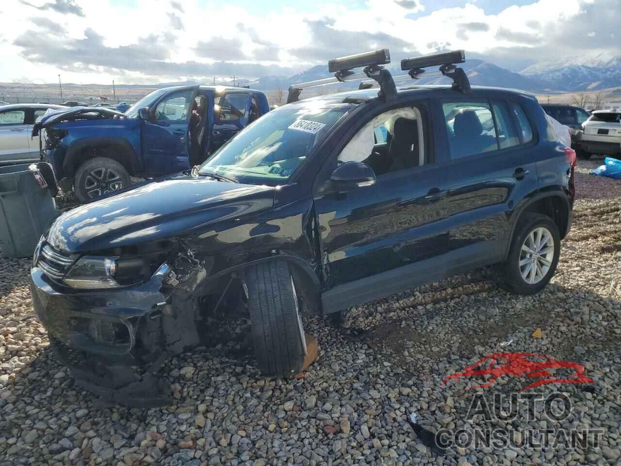 VOLKSWAGEN TIGUAN 2017 - WVGBV7AX3HK047386