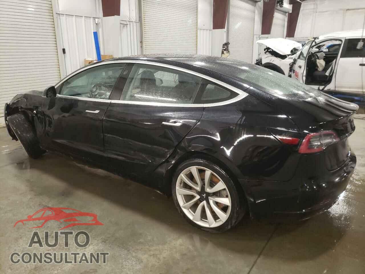 TESLA MODEL 3 2018 - 5YJ3E1EB5JF086617