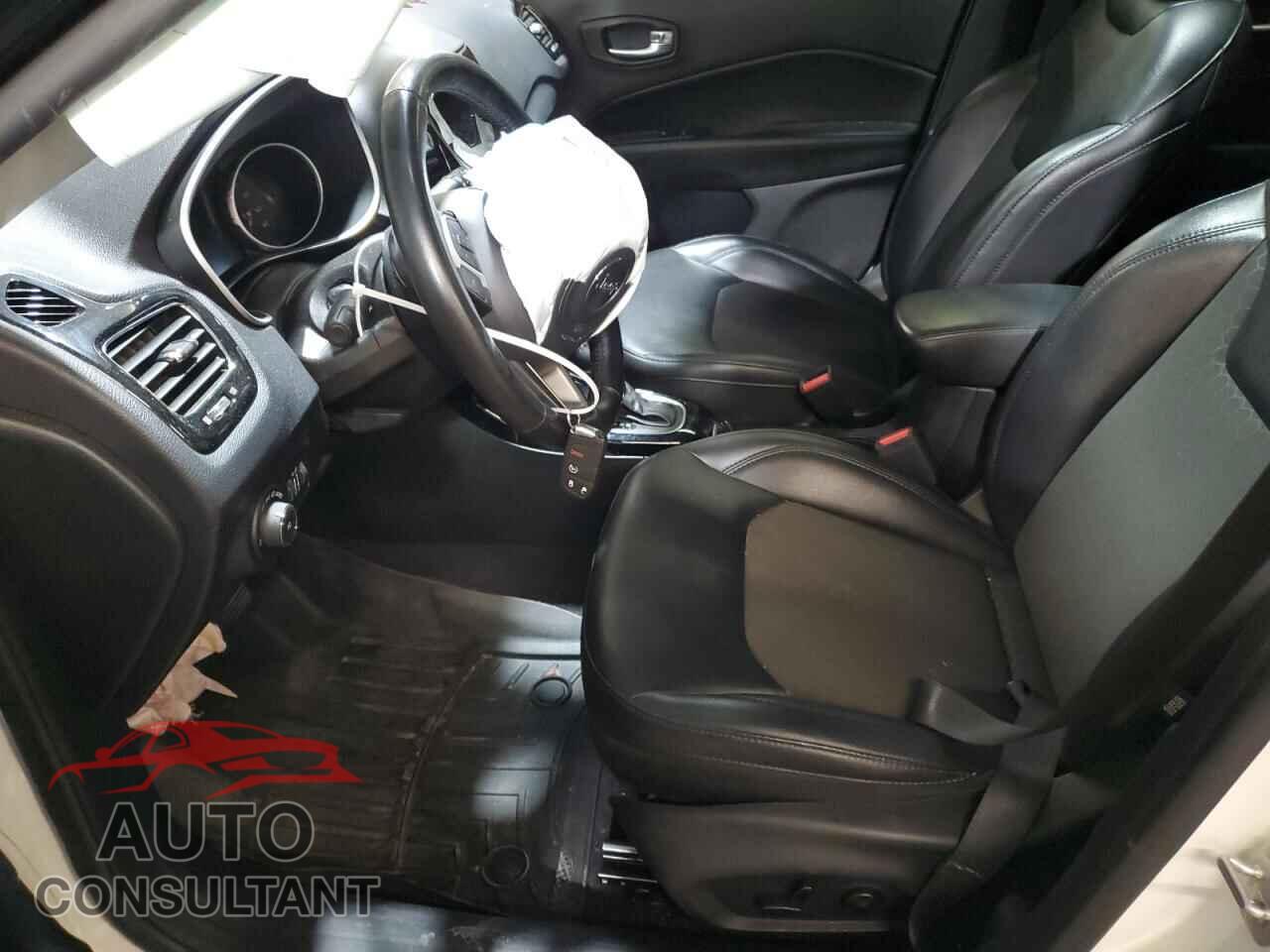 JEEP COMPASS 2019 - 3C4NJDBB9KT839482