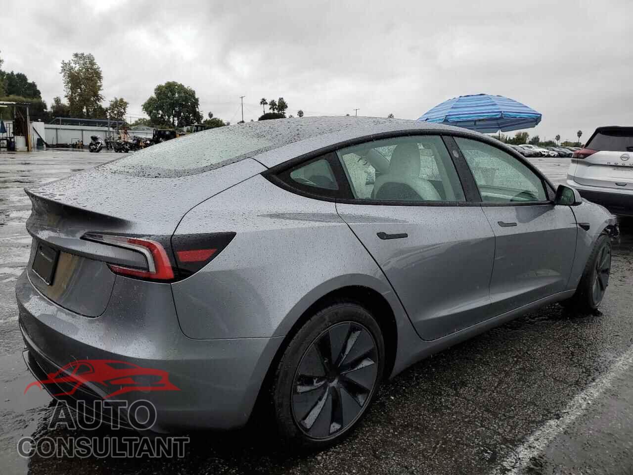 TESLA MODEL 3 2025 - 5YJ3E1EA4SF921390