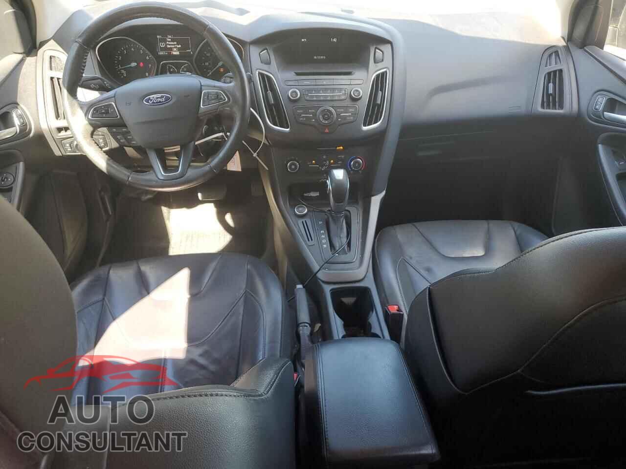 FORD FOCUS 2015 - 1FADP3K22FL366567