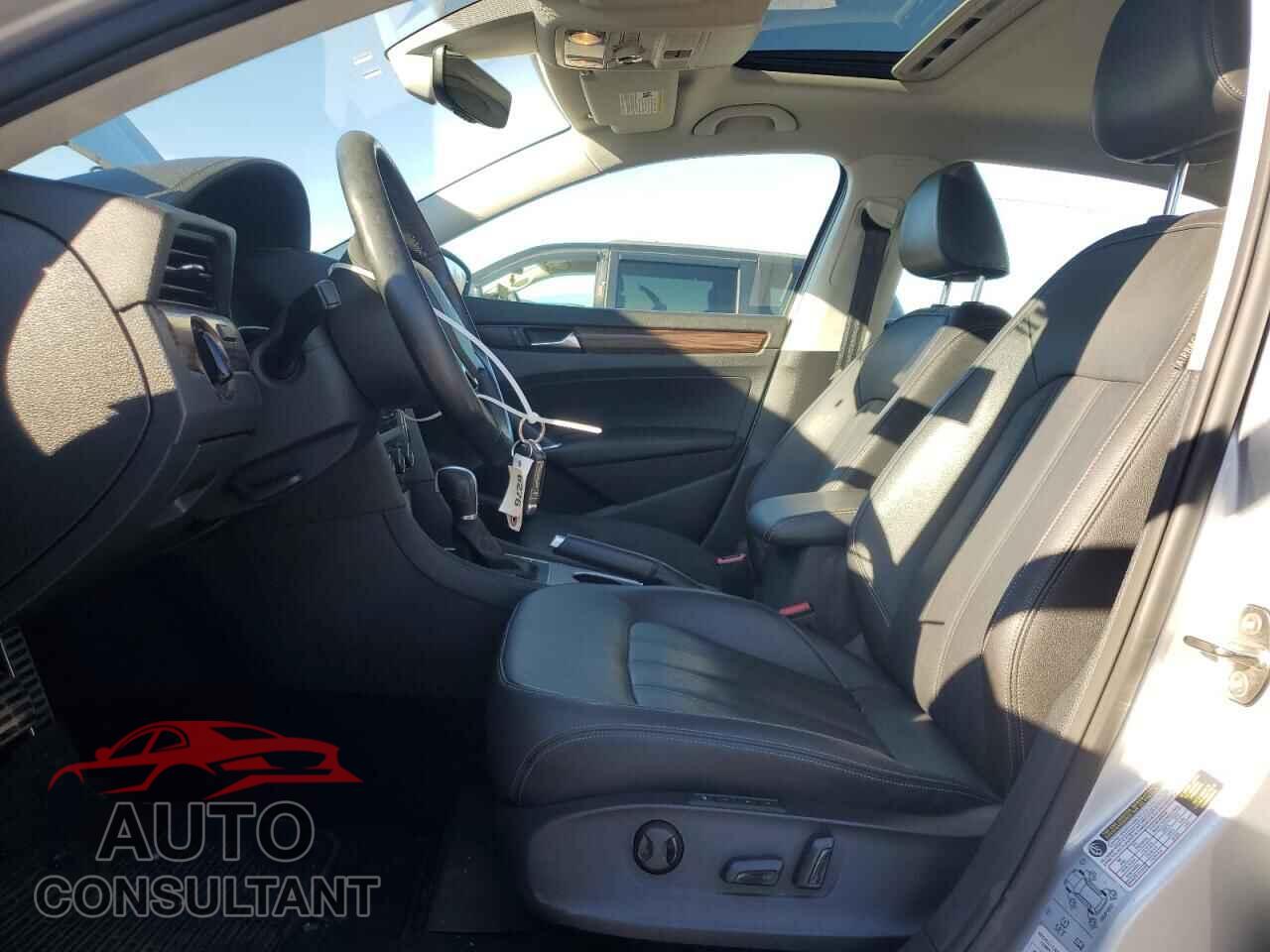 VOLKSWAGEN PASSAT 2020 - 1VWCA7A32LC027602