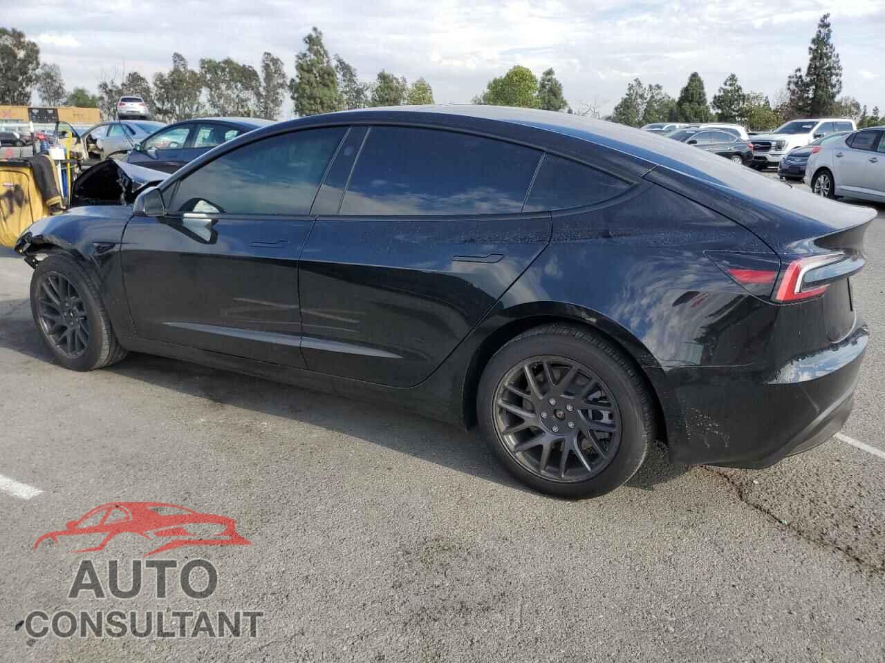 TESLA MODEL 3 2025 - 5YJ3E1EA2SF042695