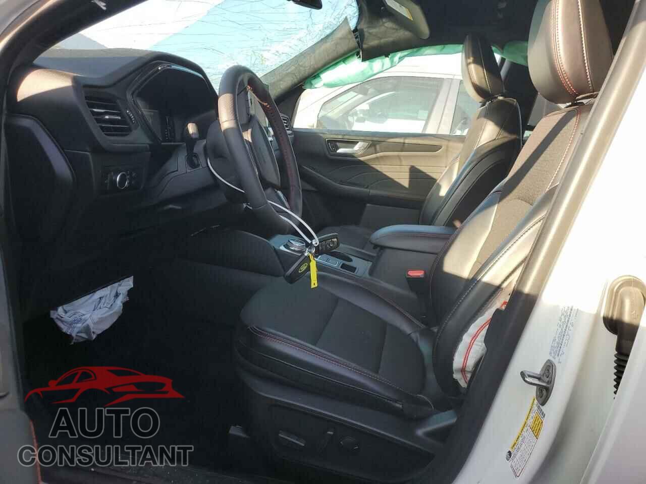 FORD ESCAPE ST 2024 - 1FMCU0MN8RUA08775