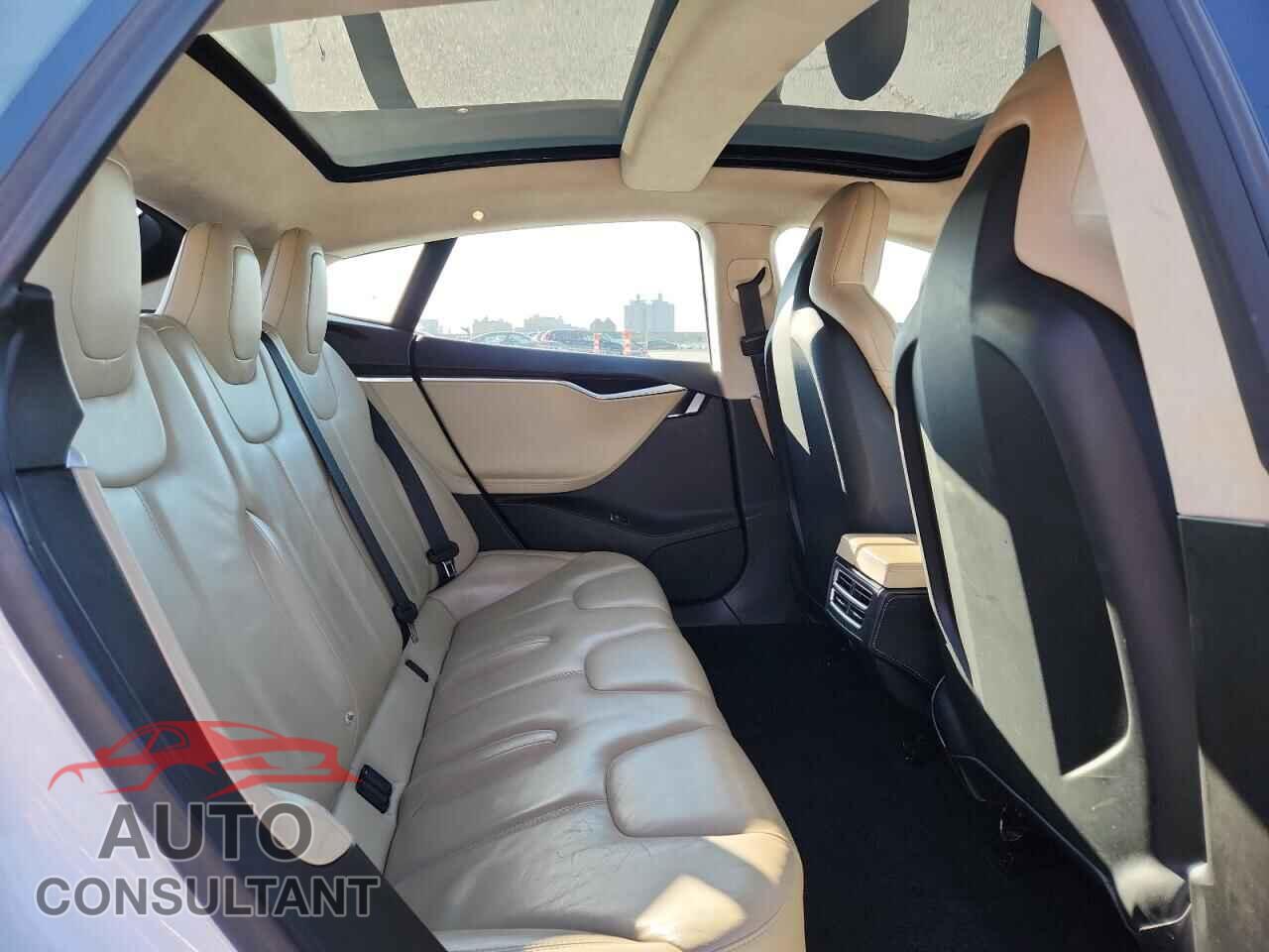 TESLA MODEL S 2016 - 5YJSA1E10GF156032