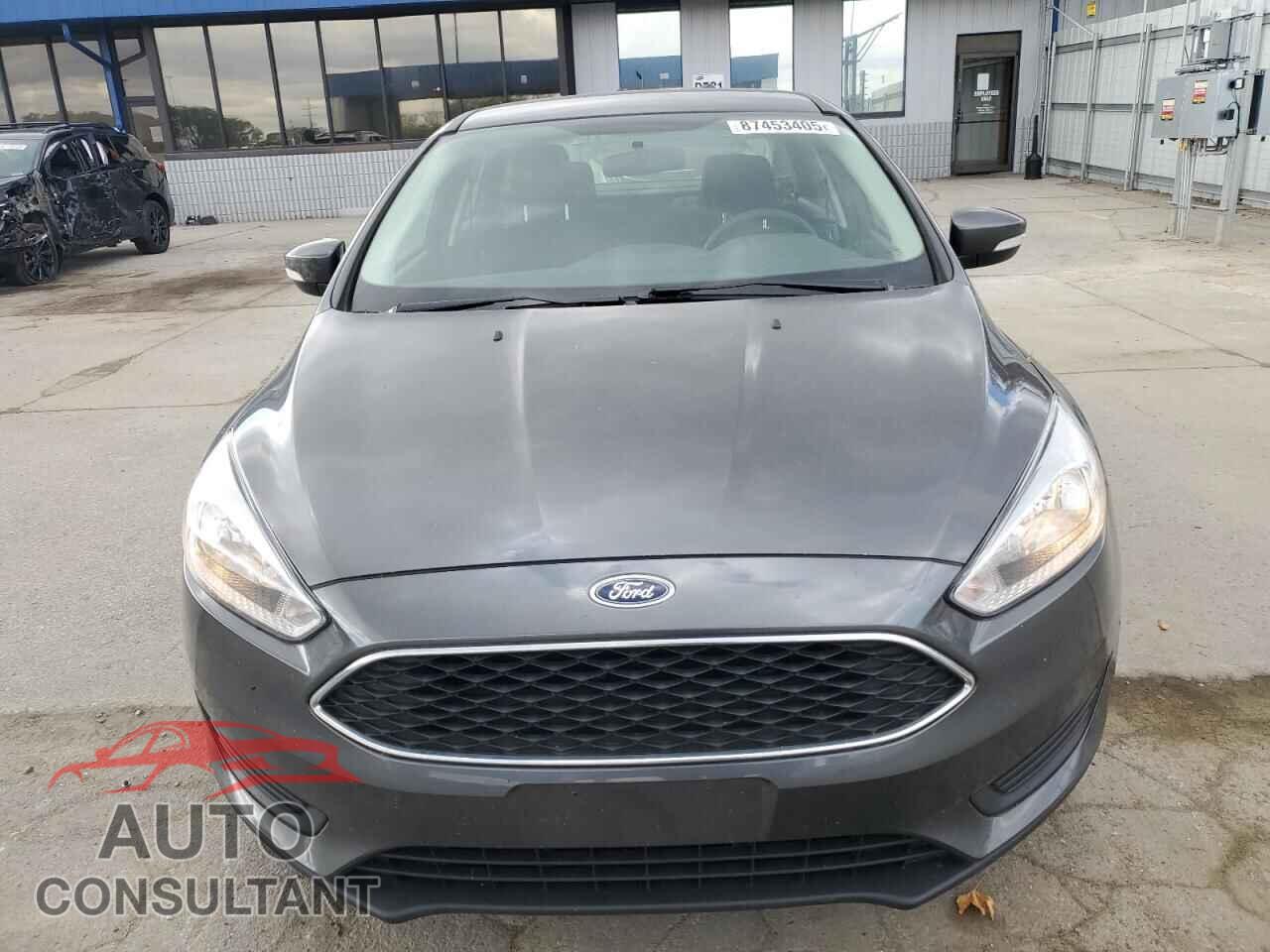FORD FOCUS 2017 - 1FADP3F26HL300648