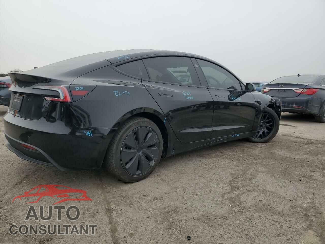 TESLA MODEL 3 2025 - 5YJ3E1EA0SF890851