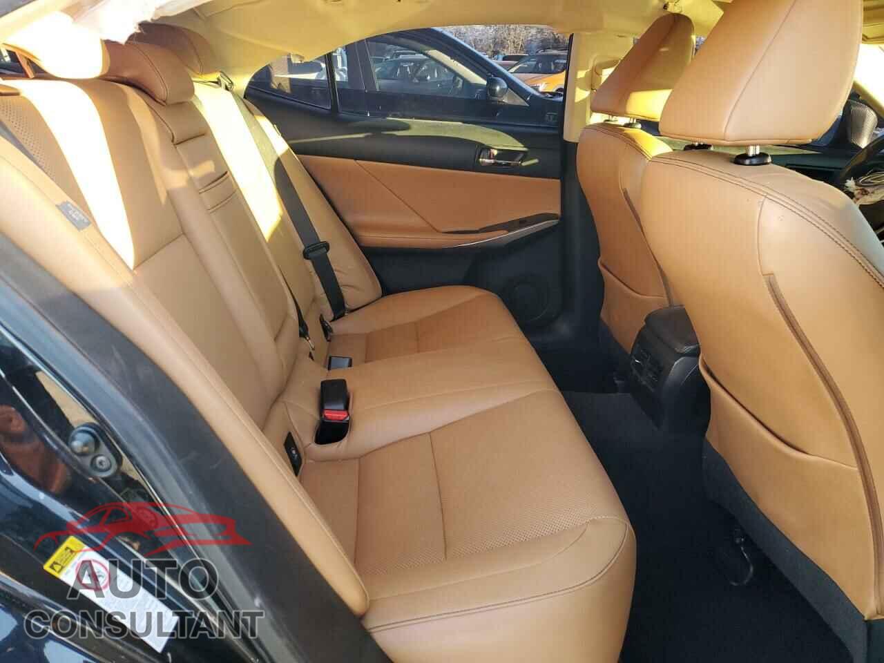 LEXUS IS 2015 - JTHCF1D24F5025913