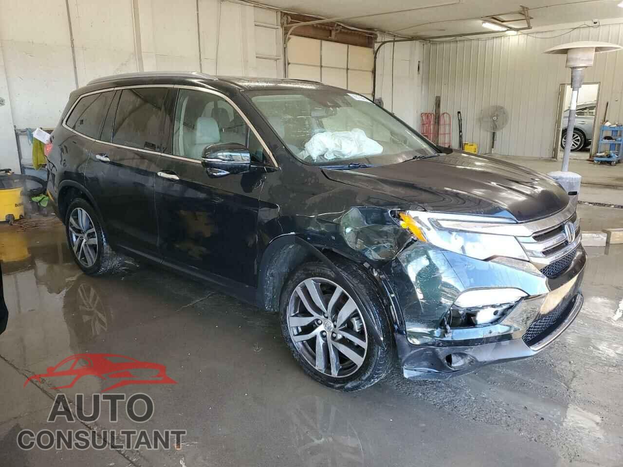 HONDA PILOT 2017 - 5FNYF6H90HB057304