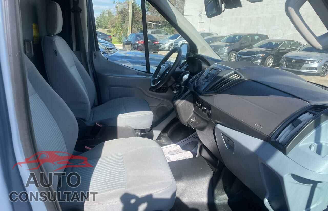 FORD TRANSIT 2019 - 1FTYR3XM2KKB78437