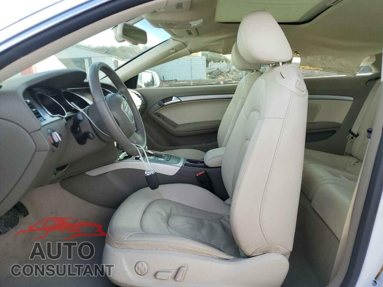 AUDI A5 2011 - WAULFAFR3BA049131