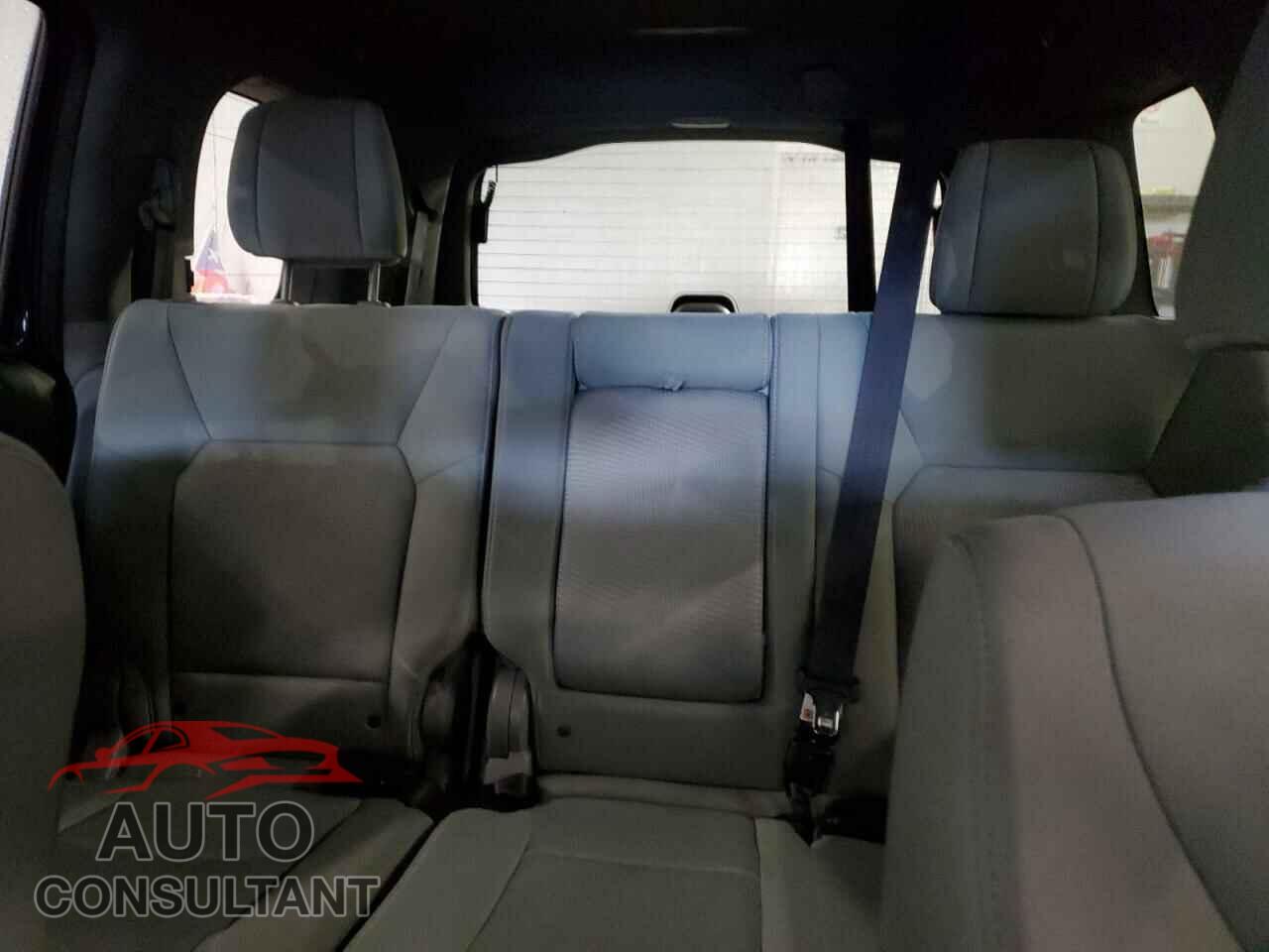 HONDA PILOT 2015 - 5FNYF4H29FB075272