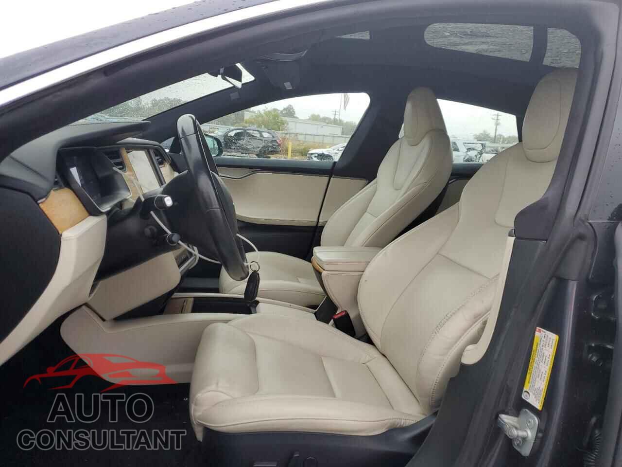 TESLA MODEL S 2021 - 5YJSA1E24MF424827