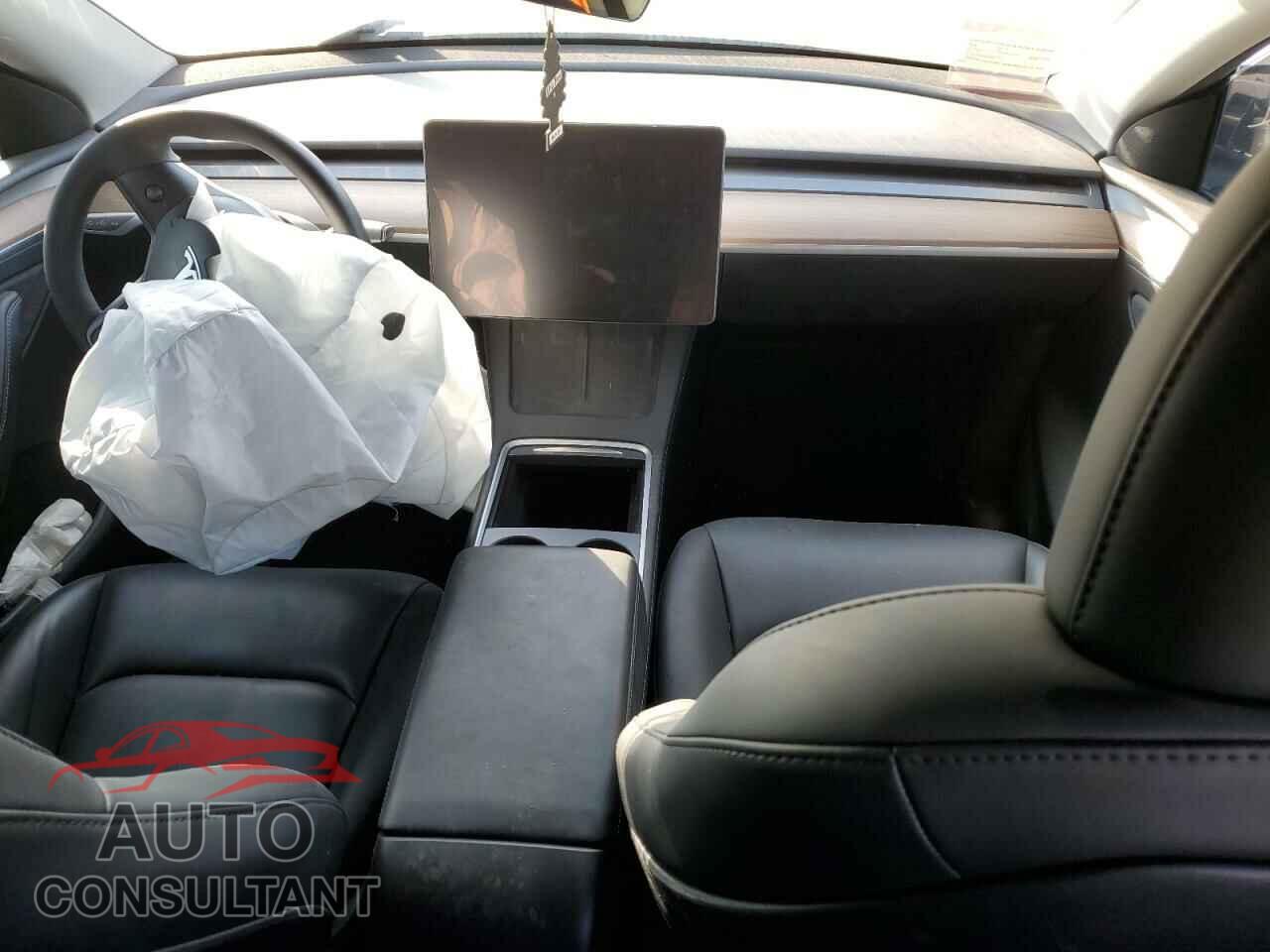 TESLA MODEL Y 2023 - 7SAYGDEE8PF855764