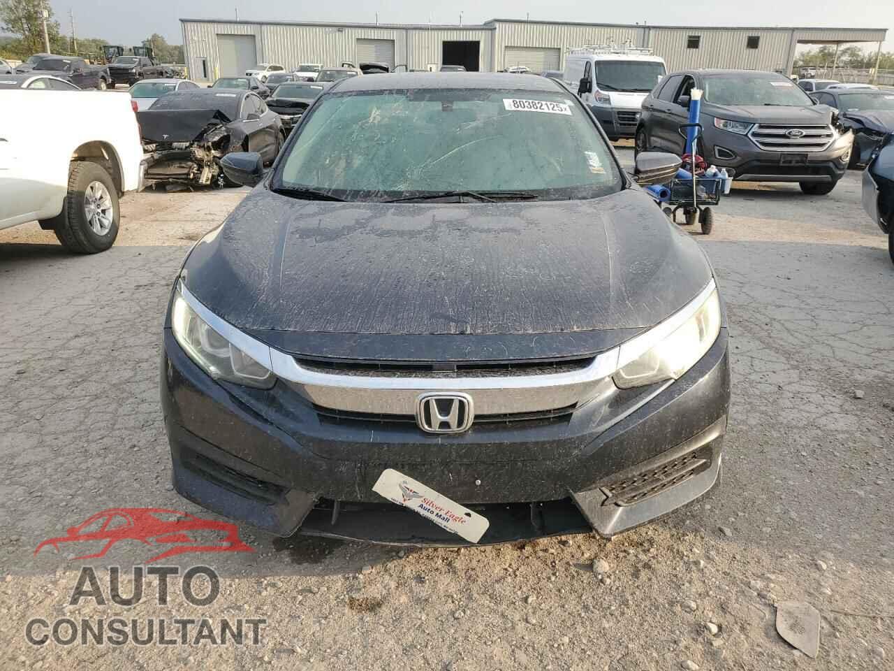 HONDA CIVIC 2018 - 2HGFC2F50JH597908