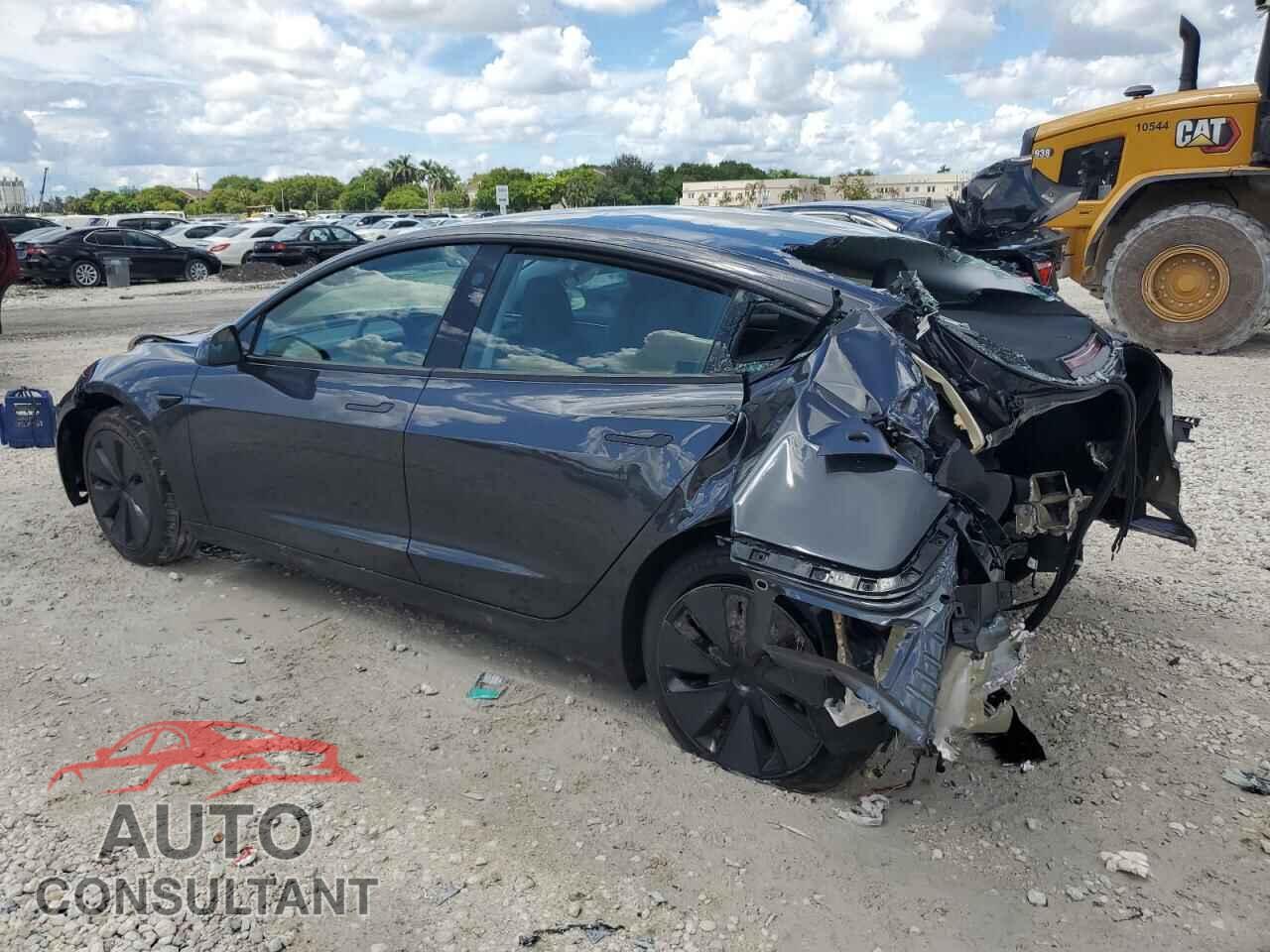 TESLA MODEL 3 2025 - 5YJ3E1EA4SF914102