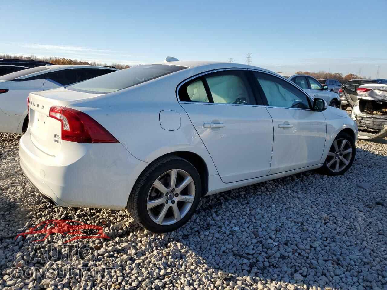 VOLVO S60 2016 - YV1612TK6G2395942