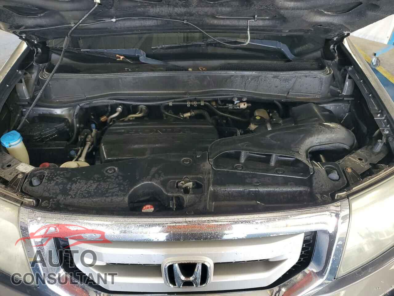 HONDA PILOT 2011 - 5FNYF4H93BB070236