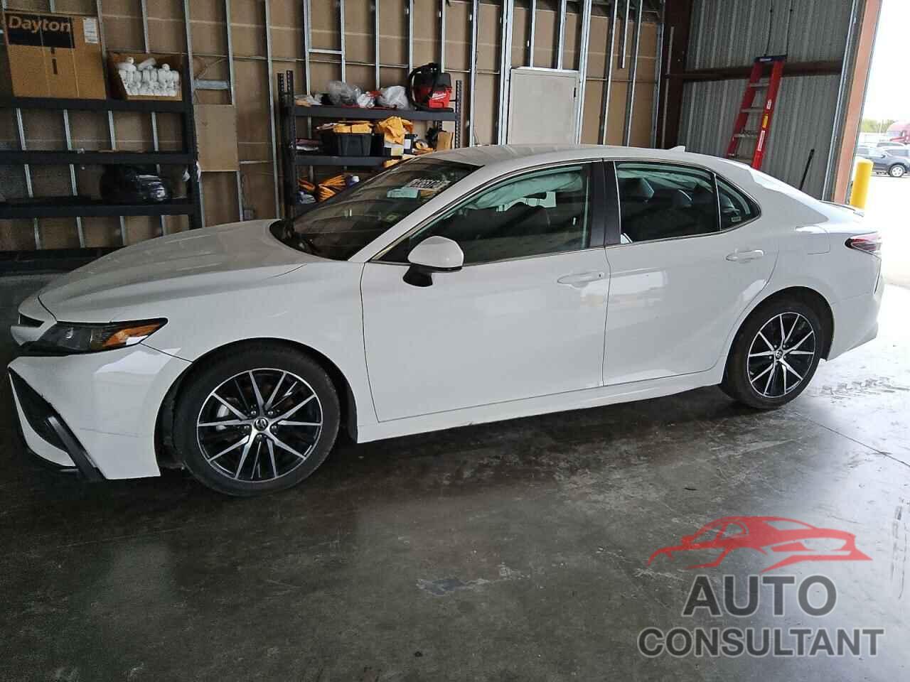TOYOTA CAMRY 2021 - 4T1G11AK6MU575067